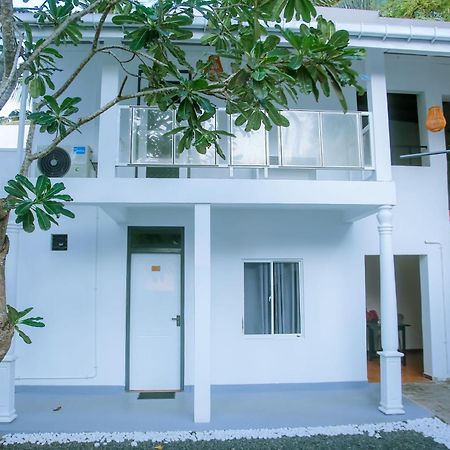Hotel Anchorage Mirissa Exterior foto