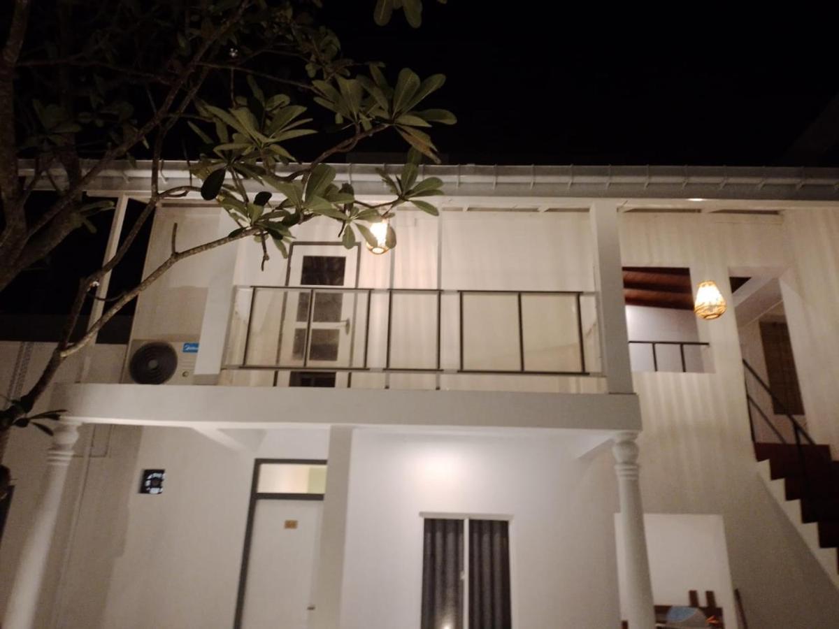Hotel Anchorage Mirissa Exterior foto